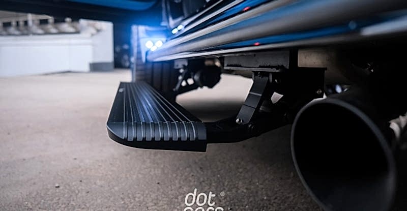 pereshiv-kozhanogo-salona-v-detejling-centre-dotcars-7