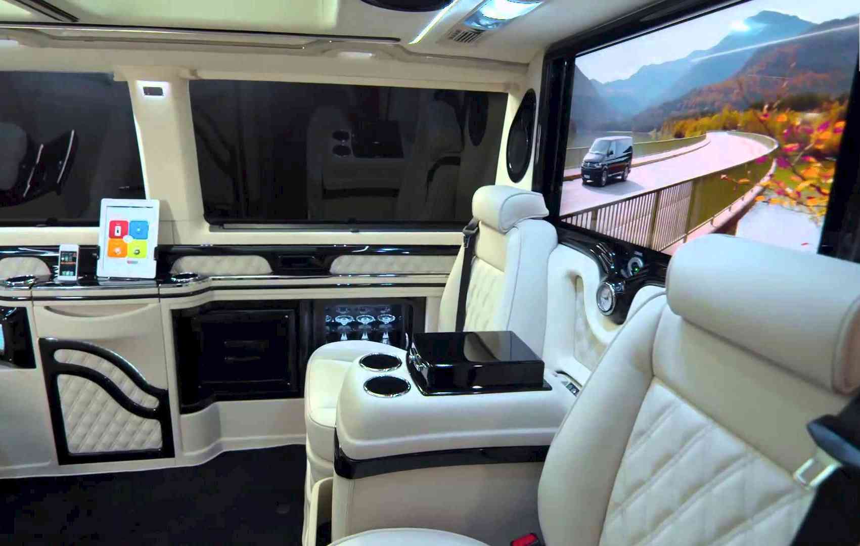 Переоборудование салона микроавтобуса, детейлинг центр DOTCARS в Москве