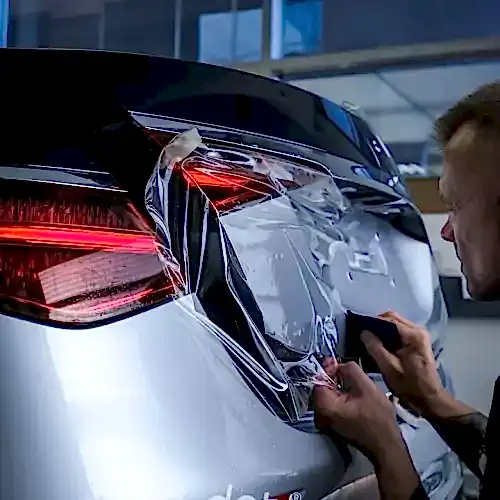 limitirovannyj-avtomobil-mercedes-maybach-serii-edition-100-14