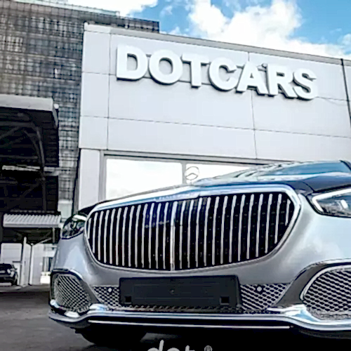 limitirovannyj-avtomobil-mercedes-maybach-serii-edition-100-16