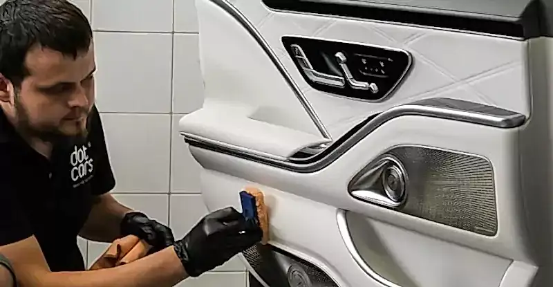 limitirovannyj-avtomobil-mercedes-maybach-serii-edition-100-17