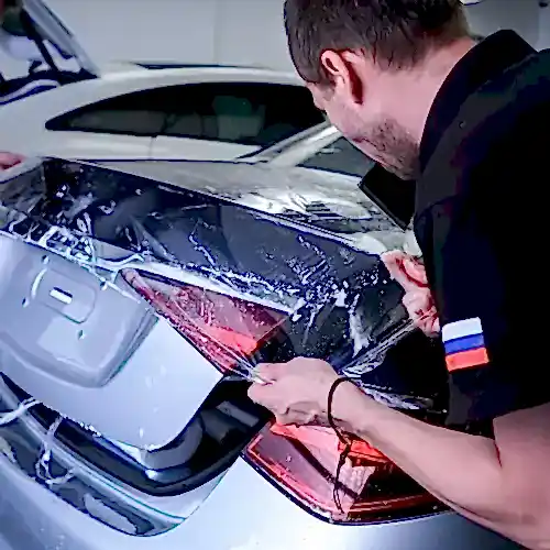 limitirovannyj-avtomobil-mercedes-maybach-serii-edition-100-30