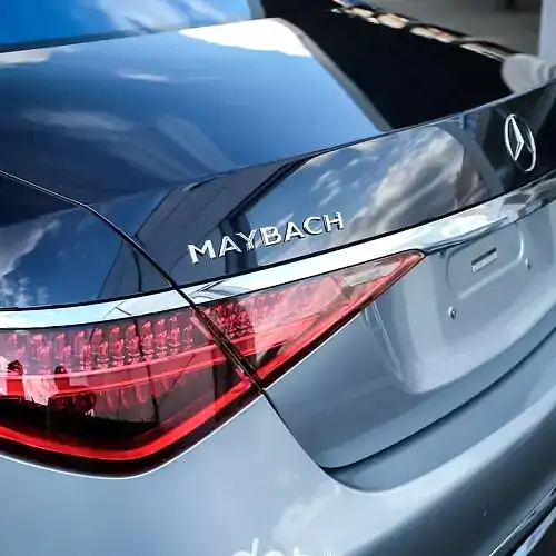 limitirovannyj-avtomobil-mercedes-maybach-serii-edition-100-34
