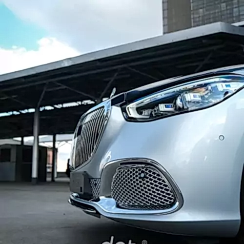 limitirovannyj-avtomobil-mercedes-maybach-serii-edition-100-39