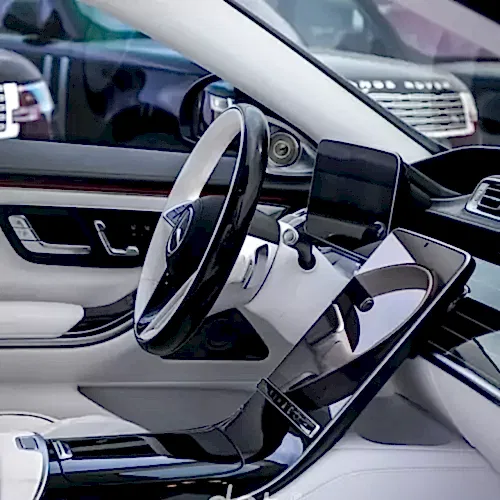 limitirovannyj-avtomobil-mercedes-maybach-serii-edition-100-41