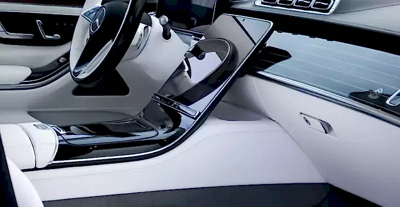 limitirovannyj-avtomobil-mercedes-maybach-serii-edition-100-42
