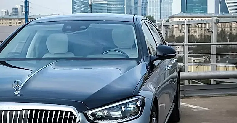 limitirovannyj-avtomobil-mercedes-maybach-serii-edition-100-52