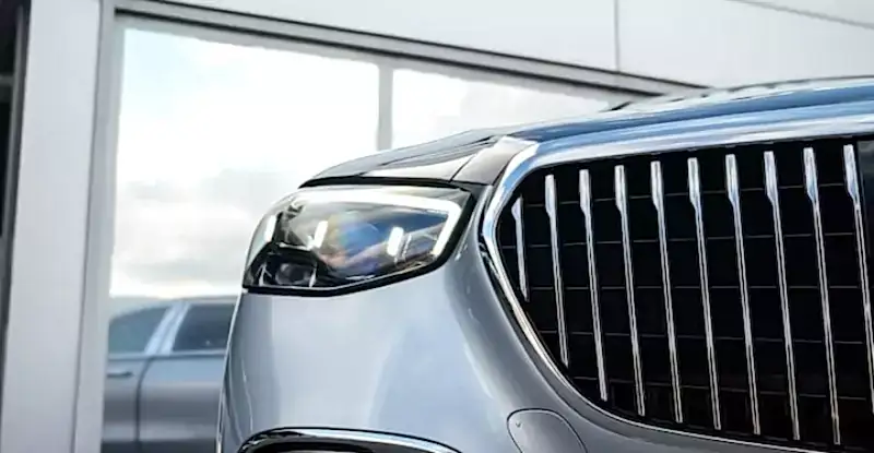 limitirovannyj-avtomobil-mercedes-maybach-serii-edition-100-57