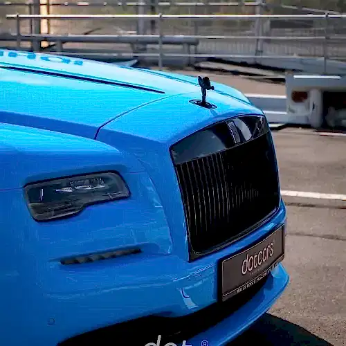 rollsroys-wraith-blue-vtorogo-takogo-net-ni-u-kogo-8